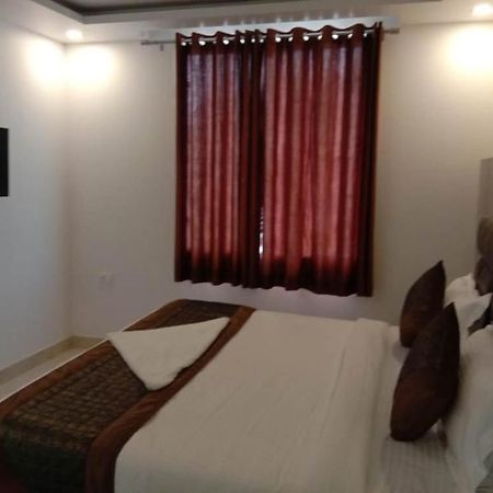 Hotel Broadway Ню Делхи Екстериор снимка