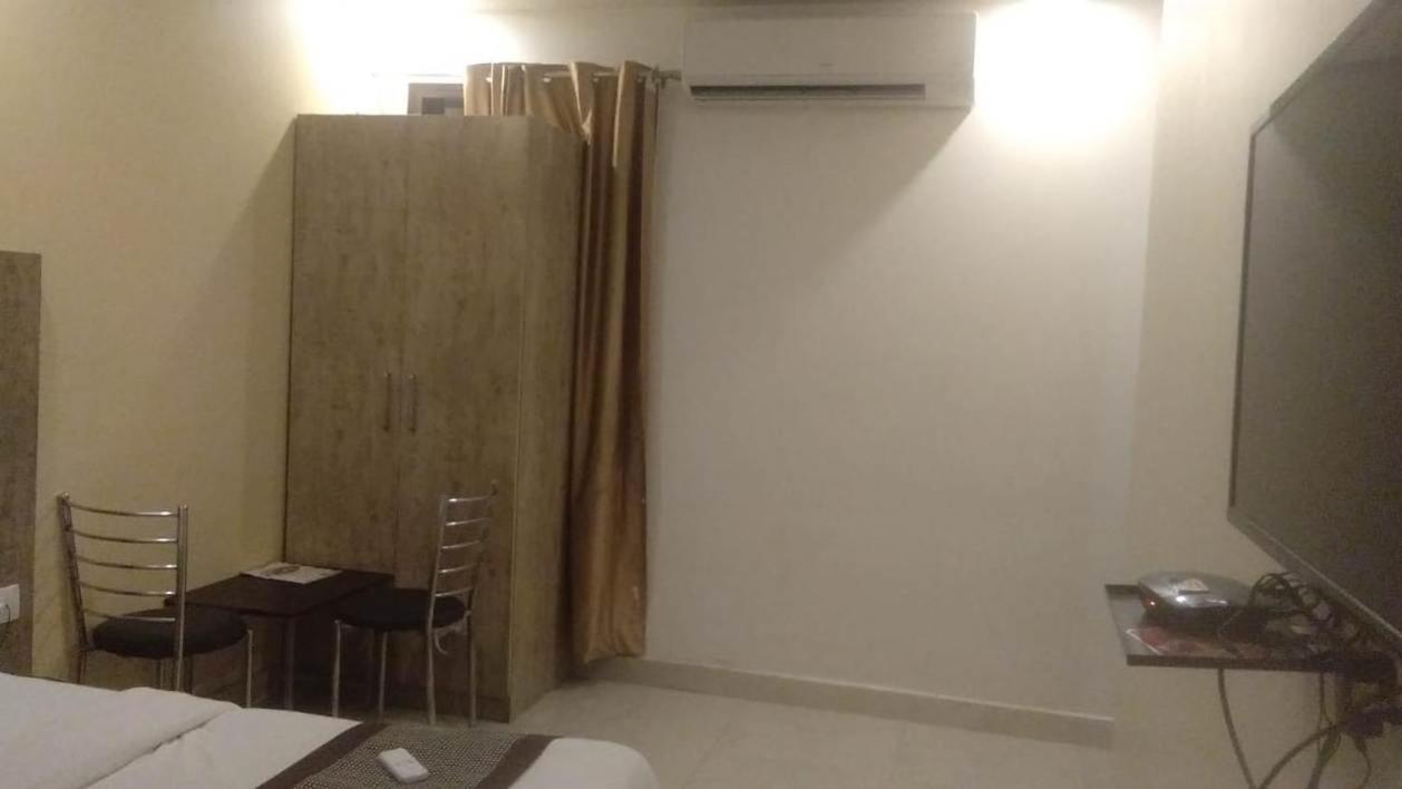Hotel Broadway Ню Делхи Екстериор снимка